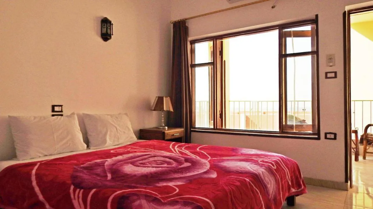 Thebes Hotel ルクソール 3*,